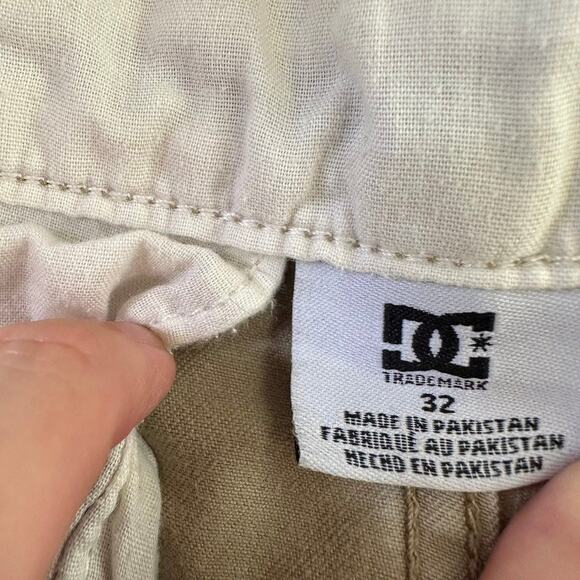 DC Men’s Chino Shorts Skate Baggy Khaki Size 32 - Picture 5 of 6